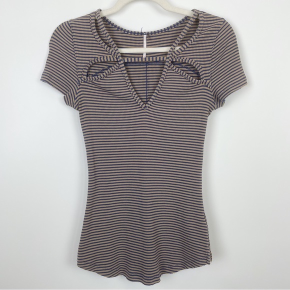 Free People Frenchie Cut Out Ribbed V Neck T Shirt - Picture 4 of 10